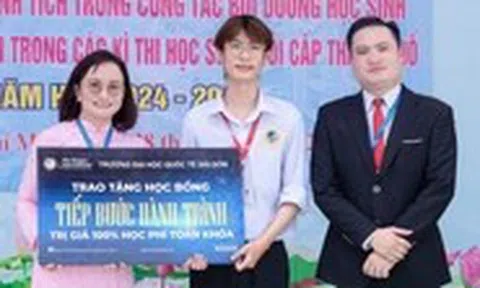 Chắp cánh ước mơ với học bổng ‘Tiếp bước hành trình’