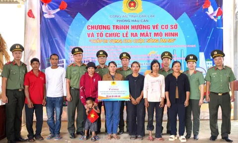 Tuổi trẻ công an trao sinh kế giúp bà con ổn định cuộc sống