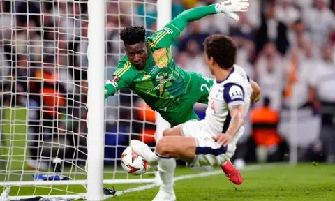 Thủ môn Andre Onana bị fan MU réo tên sau thất bại ở chung kết Cúp C2