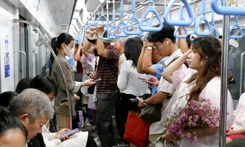 Có thể dùng căn cước gắn chip thay vé tháng đi metro TPHCM từ 1/6