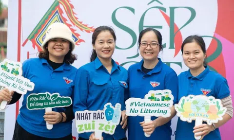Biến phế liệu thành xe đạp, bàn học tặng học sinh khó khăn