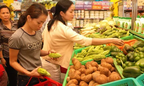 Thực phẩm bẩn bủa vây người tiêu dùng: Cần chế tài đủ mạnh