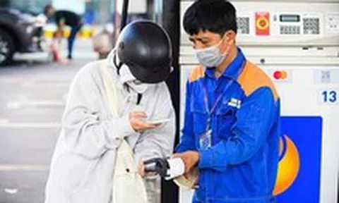 Người trẻ không xài chiếc ví truyền thống, không dùng tiền mặt