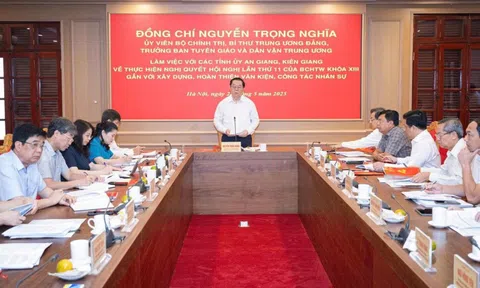 Ông Nguyễn Trọng Nghĩa họp hợp nhất 2 tỉnh Kiên Giang, An Giang