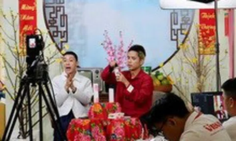 Không chỉ TP.HCM hay Hà Nội, chợ truyền thống cả nước đều cần kiểu bán hàng qua livestream