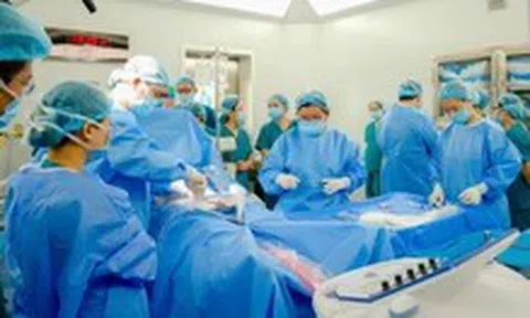 Tự hào bác sĩ Việt Nam thông tim bào thai thành công cho sản phụ Singapore