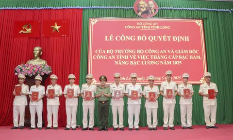 Công bố quyết định của Bộ trưởng Bộ Công an tại Vĩnh Long