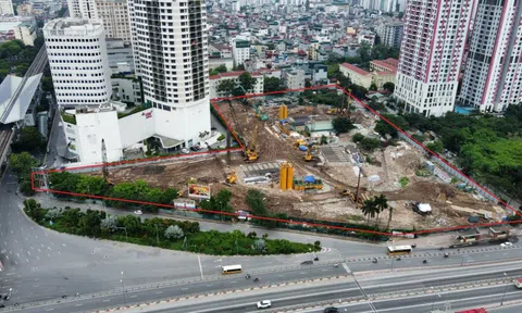 Cận cảnh khu 'đất vàng' 3 mặt tiền ở Hà Nội được đổi chủ sau nhiều năm bỏ hoang