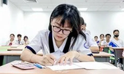 Tuyển sinh đại học 2025: Nhiều trường than khó quy đổi điểm xét tuyển