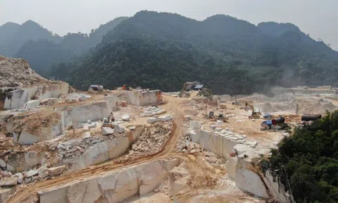 Bốn doanh nghiệp khai khoáng tại Yên Bái đồng loạt bị xử phạt vì đổ thải sai quy định, gây nguy cơ sạt lở