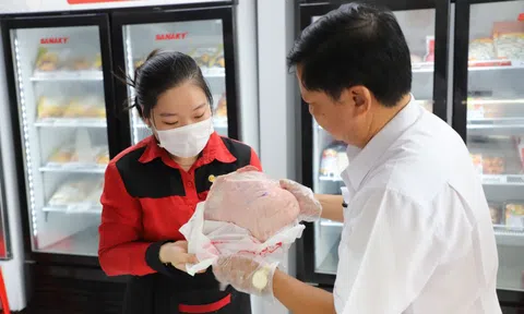 Người tố cáo C.P. bán thịt bẩn: 'Tôi nói lên sự thật, không hối hận'