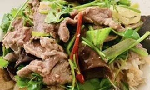 Phở xào bò với công thức ướp thịt ngon bất bại, cho ngày nắng nóng, cho cả mùa mưa