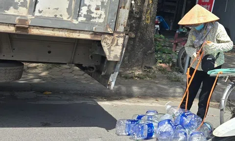 Hà Nội: Mưu sinh trong ngày nắng nóng 40 độ C