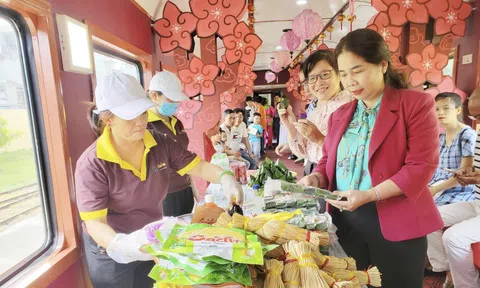 Bình Định chính thức khởi động chuyến tàu du lịch đường sắt ‘Về miền Đất Võ’