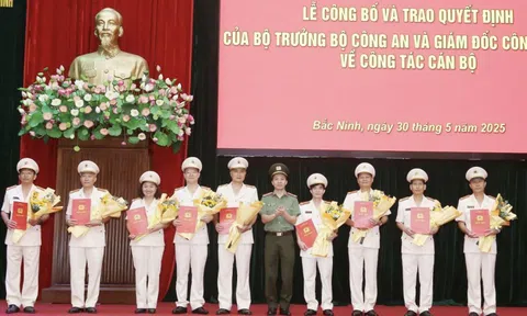 17 cán bộ Công an tỉnh Bắc Ninh nghỉ hưu trước tuổi