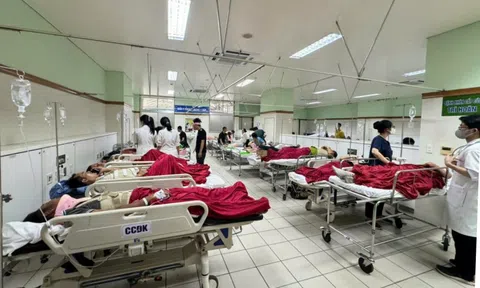 Cập nhật vụ va chạm giữa ô tô khách và xe tải: 27 người nhập viện