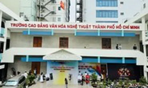 Thuê nhà hát thi tốt nghiệp hơn 100 triệu đồng, sinh viên té ngửa vì trường không đồng ý