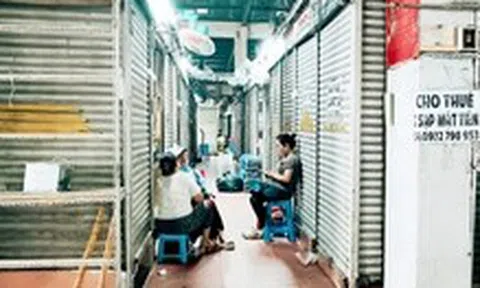 Xuất hóa đơn điện tử khi bán hàng: Nhiều tiểu thương đóng sạp chờ... hướng dẫn?