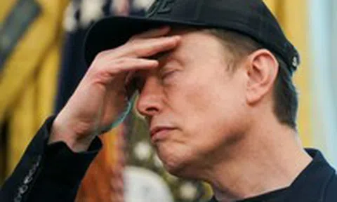Ông Musk mất hơn 150 tỉ USD một ngày sau khi đấu khẩu với ông Trump