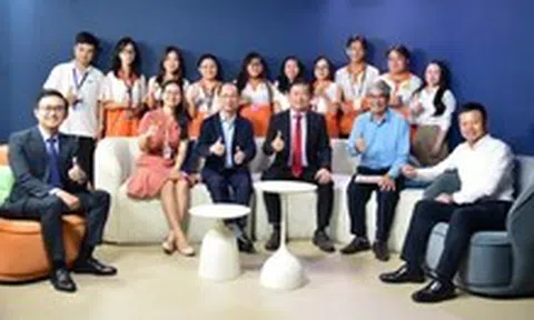 Báo Tuổi Trẻ đào tạo chuyên sâu nghiệp vụ báo chí truyền thông quốc tế cho sinh viên HUFLIT