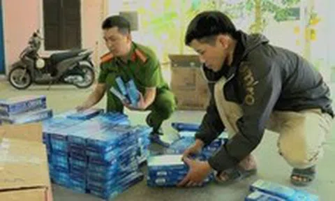 Chống buôn lậu, hàng giả 11-6: Khởi tố hai người buôn bán gần 4.300 bao thuốc lá lậu