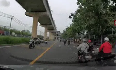 Xác minh clip nam thanh niên đi xe máy bị đạp ngã trên đường ở TPHCM