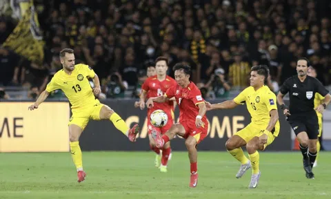 Nhìn lại trận thua của đội tuyển Việt Nam trước Malaysia: Ông Kim Sang-sik không thể tạo nên phép màu
