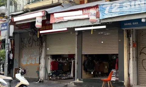 'Đột nhập' phố kinh doanh sầm uất bậc nhất Hà Nội đóng cửa bất thường