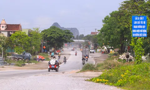 Nham nhở quốc lộ nghìn tỷ 'rùa bò' nhiều năm