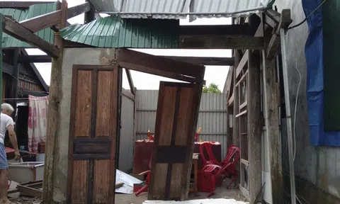 Lốc xoáy làm tốc mái gần 30 nhà dân ở Hà Tĩnh