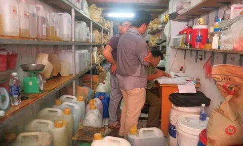 Kiểm tra đột xuất chợ Kim Biên