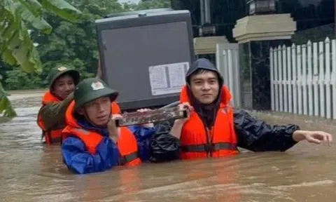 Ba yếu tố khiến bão số 1 ‘nhấn chìm’ miền Trung