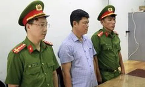 Bình Phước: Bắt nguyên chánh văn phòng huyện Bù Đăng vì tham ô tài sản
