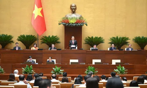 Quốc hội chính thức thông qua Nghị quyết sửa đổi Hiến pháp - dấu ấn lịch sử