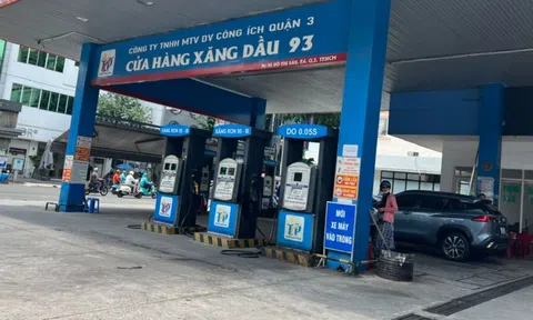 Bức xúc việc cây xăng, shop hàng, quán ăn 'nói không' với chuyển khoản