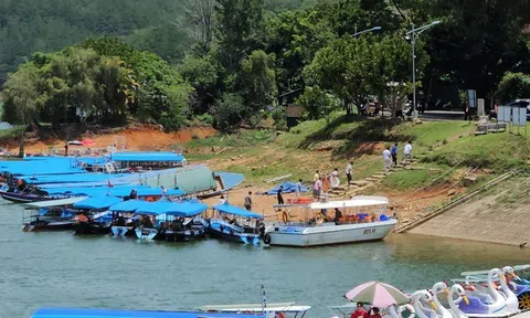 Một người bị nước cuốn mất tích khi câu cá tại hồ Tuyền Lâm
