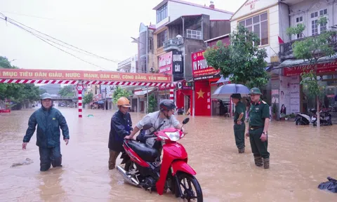 Lạng Sơn mưa lớn, nhiều tuyến đường chìm trong biển nước