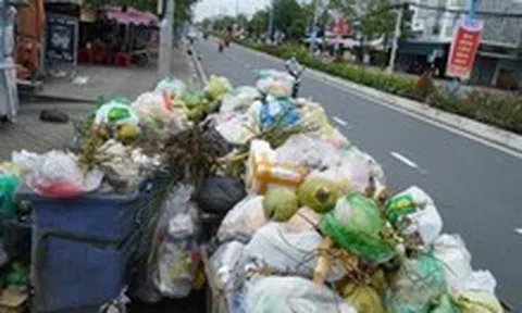 Nhà máy rác duy nhất ở Cà Mau ngưng nhận rác, chờ đơn giá
