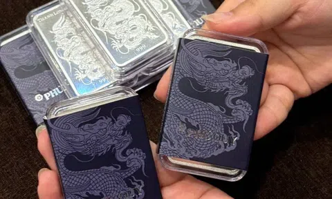 Giá bạc bùng nổ, mức tăng gần gấp đôi giá vàng trong quý 2/2025