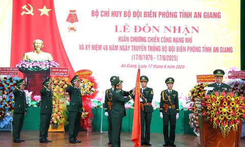 Bộ đội Biên phòng An Giang đón nhận Huân chương Chiến công hạng Nhì
