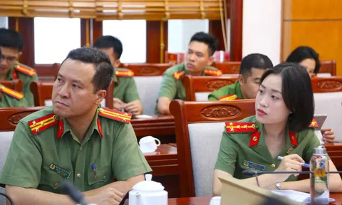 Cán bộ, chiến sĩ Công an Nghệ An học về an ninh, bảo mật khi sử dụng AI