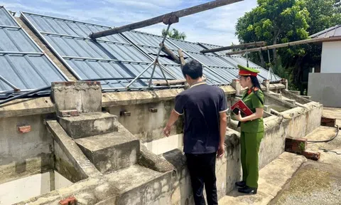 Công an Thanh Hóa xác minh vụ hàng nghìn nước mắm bị vứt bỏ bên đường