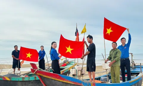 Tuổi trẻ Hà Tĩnh ra quân bảo vệ môi trường biển