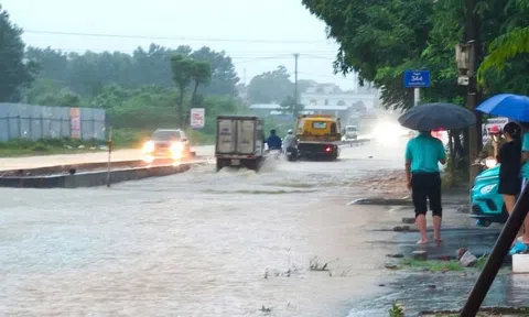 Thủ tướng: Tập trung ứng phó với mưa lũ ở miền Bắc