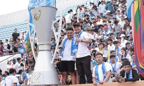 Thiên Trường trẩy hội trong ngày Nam Định đăng quang ngôi vô địch V-League