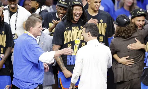 Ngôi sao gốc Việt làm nên lịch sử với chức vô địch NBA