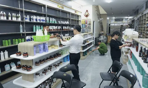Thu giữ 2,5 tấn mỹ phẩm lậu tại một cửa hàng ở Quảng Trị