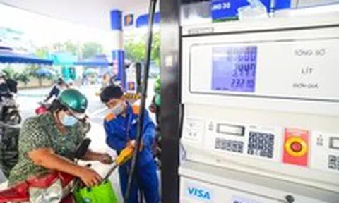 Xăng dầu tiếp tục tăng giá phiên thứ ba liên tiếp