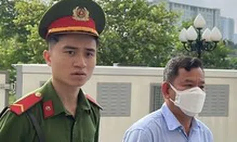 Cựu chủ tịch Quảng Ngãi khai dùng tiền nhận hối lộ từ ông chủ Phúc Sơn để xây nhà tình nghĩa
