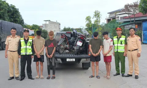 Bắt nhóm ‘quái xế’ có hành vi khiếm nhã các cô gái đi đường